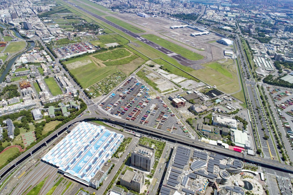 ▲第86期市地重劃區，位於小港國際機場北側，北側有中安路聯接88快速道路及國道1號，步行至捷運紅線草衙站僅需5分鐘。（圖／高市府地政局提供）