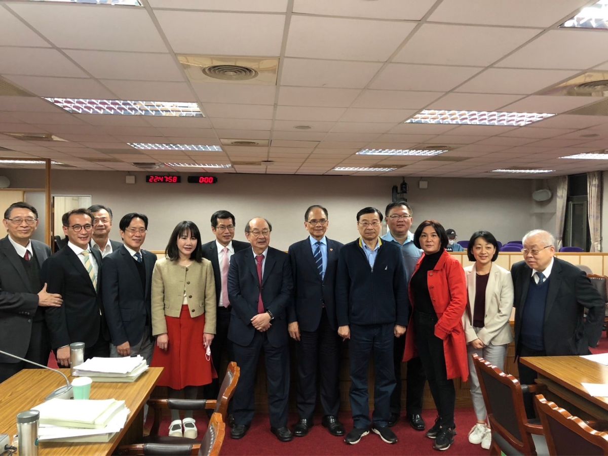 ▲立法院新會期召委選舉，在綠白兩黨合作下使藍痛失2召委席次，恐促在野黨互信出現裂痕。（圖／翻攝曾銘宗臉書）