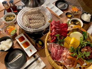 ▲位於Kiroro Grand的The Kaen燒肉主題餐廳，可大啖北海道十勝牛肉。（圖／記者蕭涵云攝）