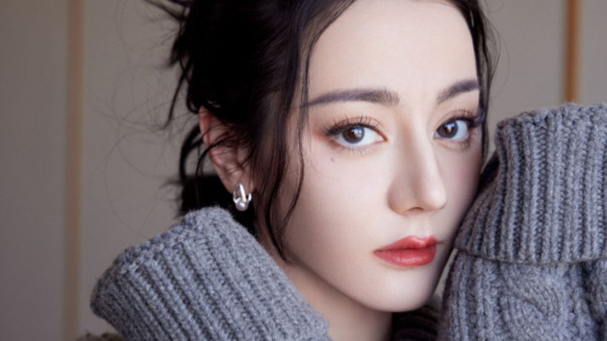 ▲有沒有懷孕？迪麗熱巴近照曝光。（圖／翻攝自嘉行迪麗熱巴工作室微博）