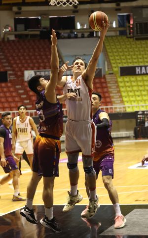 SBL／台銀、裕隆同日獲勝　明將對決爭冠
