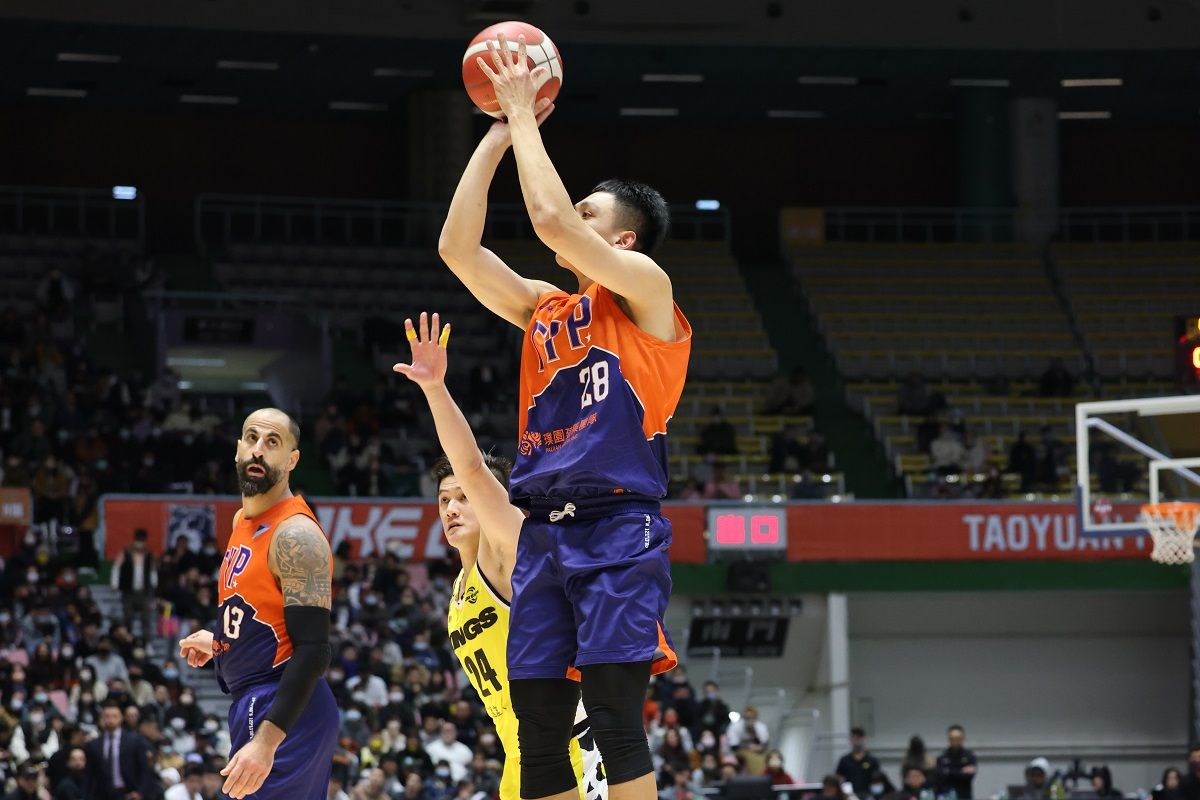 ▲施晉堯於第四節連拿6分，可惜無法帶領球隊贏球。（圖／領航猿球團提供）