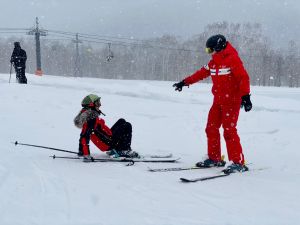 ▲在粉雪天堂的北海道，滑雪就算摔倒也不太疼痛。（圖／記者蕭涵云攝）