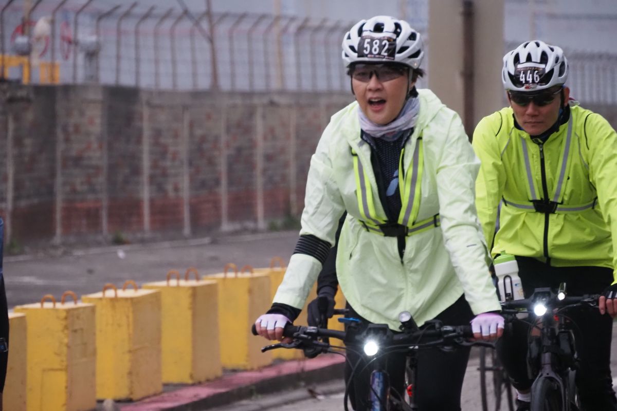 ▲台北市前副市長黃珊珊完成「一日北高」單車任務。(圖／黃珊珊辦公室提供)
