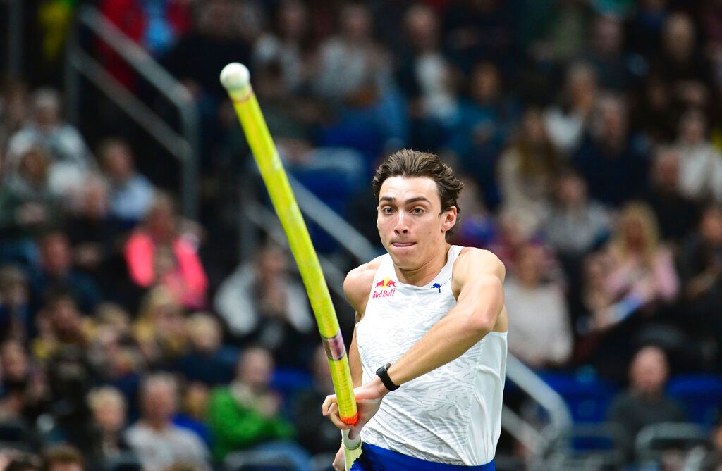 ▲瑞典撐竿跳天才「Mondo」Armand Duplantis突破了6.22公尺，也打破個人新高，創造了一項新的世界紀錄。（圖／美聯社／達志影像）