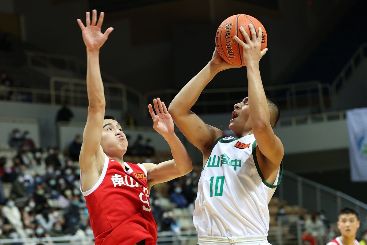 ▲HBL男子組準決賽松山高中對戰南山高中，松山後衛林現惟起身跳投。（圖／高中體總提供）
