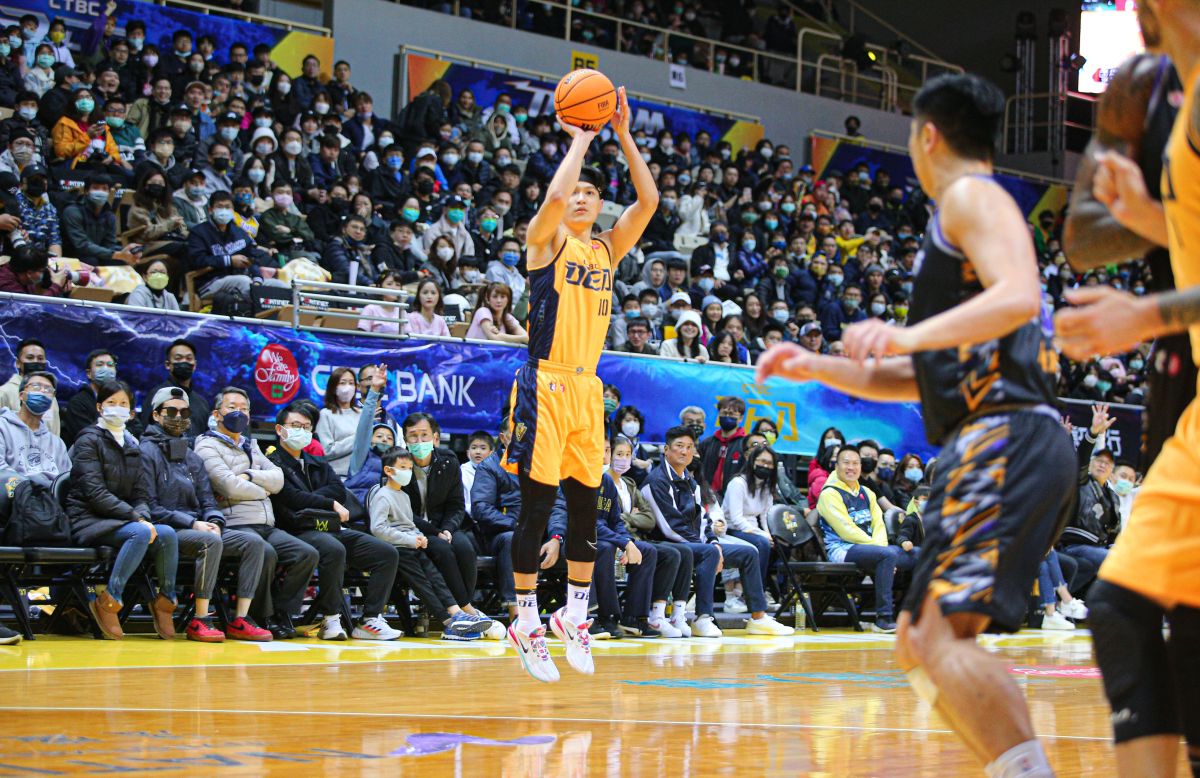 ▲中信特攻射手謝亞軒單場命中10顆三分球。（圖／葉政勳攝）