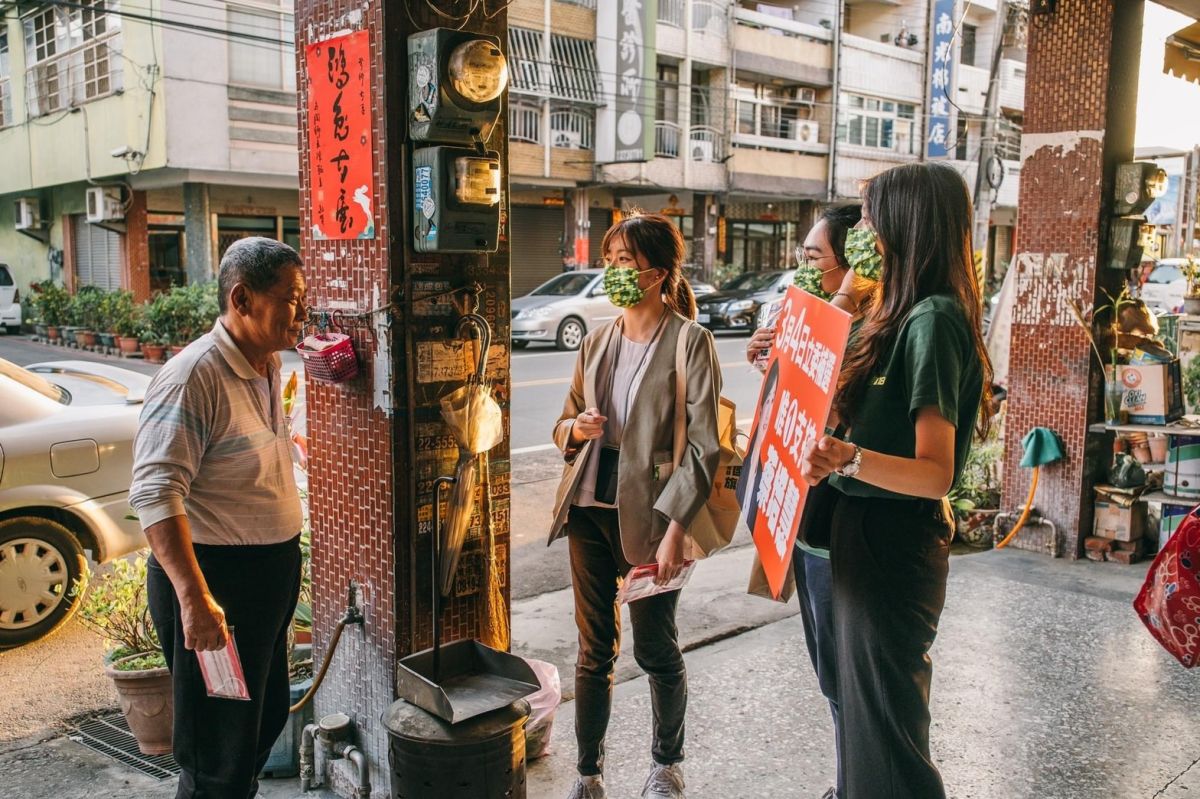 ▲謝子涵與青年部同仁率領國務青頻繁到南投輔選蔡培慧，期盼翻轉艱困選區。（圖／翻攝自謝子涵臉書）