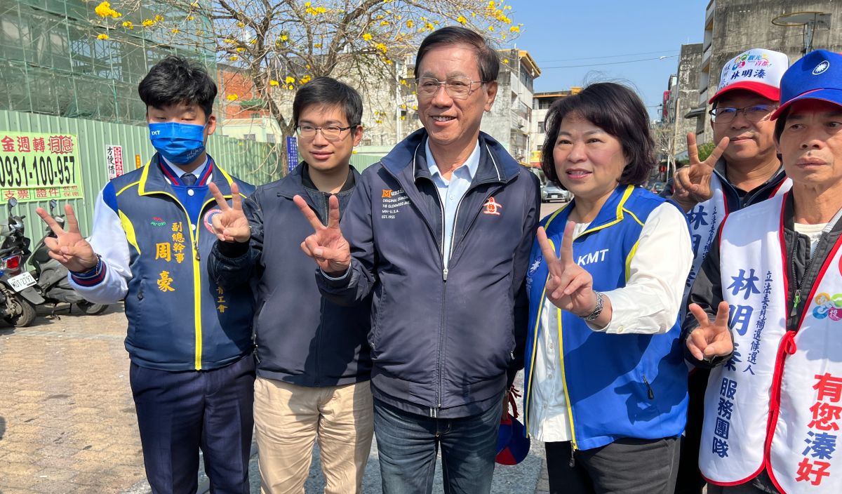 ▲國民黨副主席黃敏惠上午陪林明溱拜票掃街。（圖／林明溱競總提供，2023.02.27）