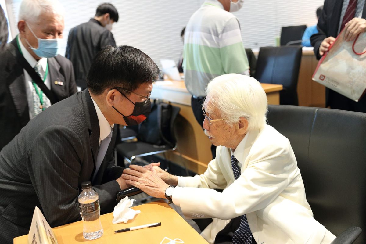 ▲總統府秘書長林佳龍敬悼辜寬敏，壯志雖未酬，但其一生為台灣邁向正常國家開疆闢土，「鞭策我們接力完成」。（圖／翻攝自林佳龍臉書）