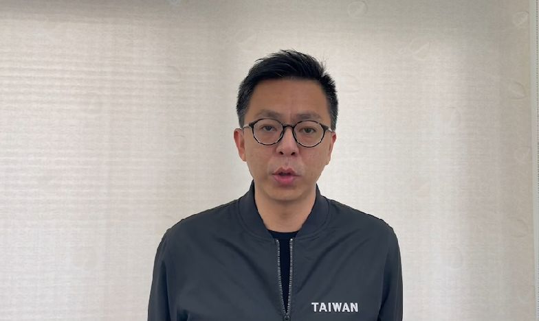 ▲面對激烈的選戰,黃建嘉親力親為,更站上火線回應對手抹黑。(圖/民進黨提供)
