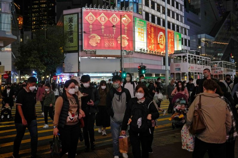 新冠疫情受控、流感高峰近尾聲！香港明起全面撤銷口罩令