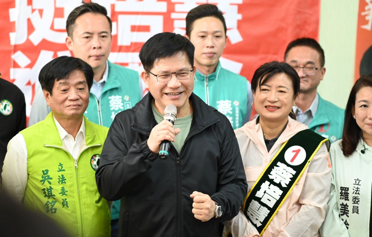 ▲林佳龍今到南投為蔡培慧輔選，呼籲中部親友一起電話催票。（圖／蔡培慧競總提供，2023.02.28）