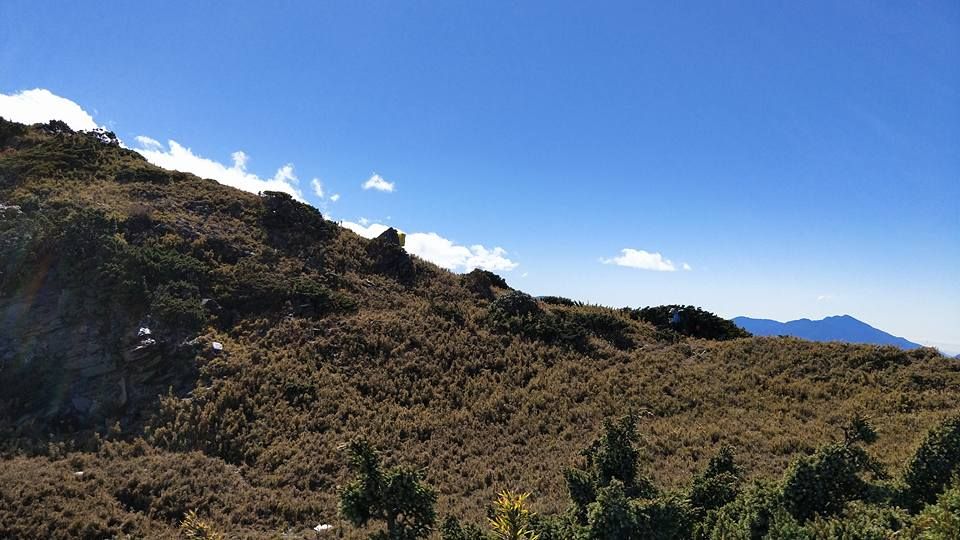 ▲一位27歲蔡姓女登山客，今（28）日攀爬南湖大山時身體不適，同行山友報案求助，消防人員出動救援。（示意圖／翻攝自南湖大山臉書）