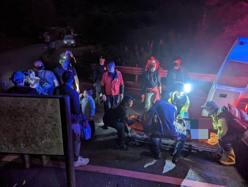 ▲陳姓男子今天與家人前往新北市貢寮區桃源谷健行時突然倒下，當場失去呼吸、心跳。（圖／中央社）