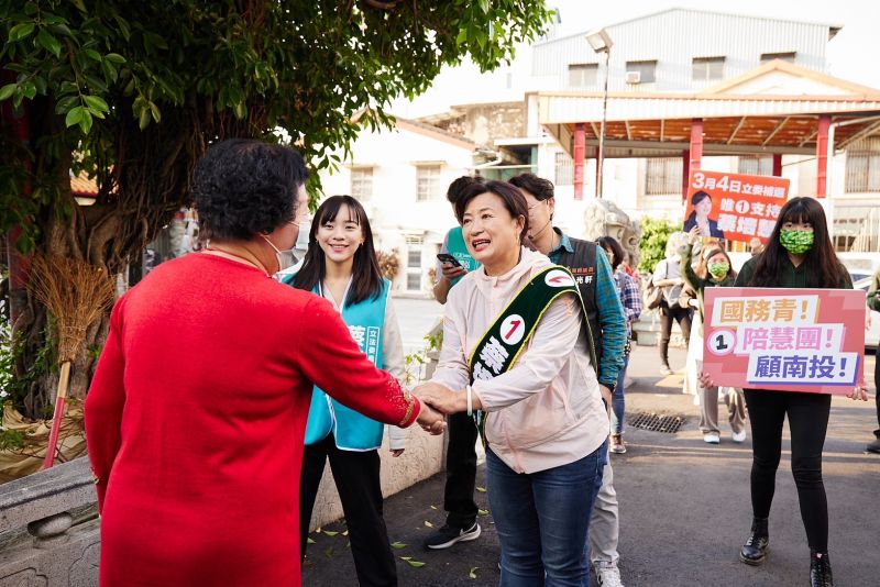 ▲黃捷赴南投力挺蔡培慧,力拚下架地方政治家族。(圖/民進黨提供)