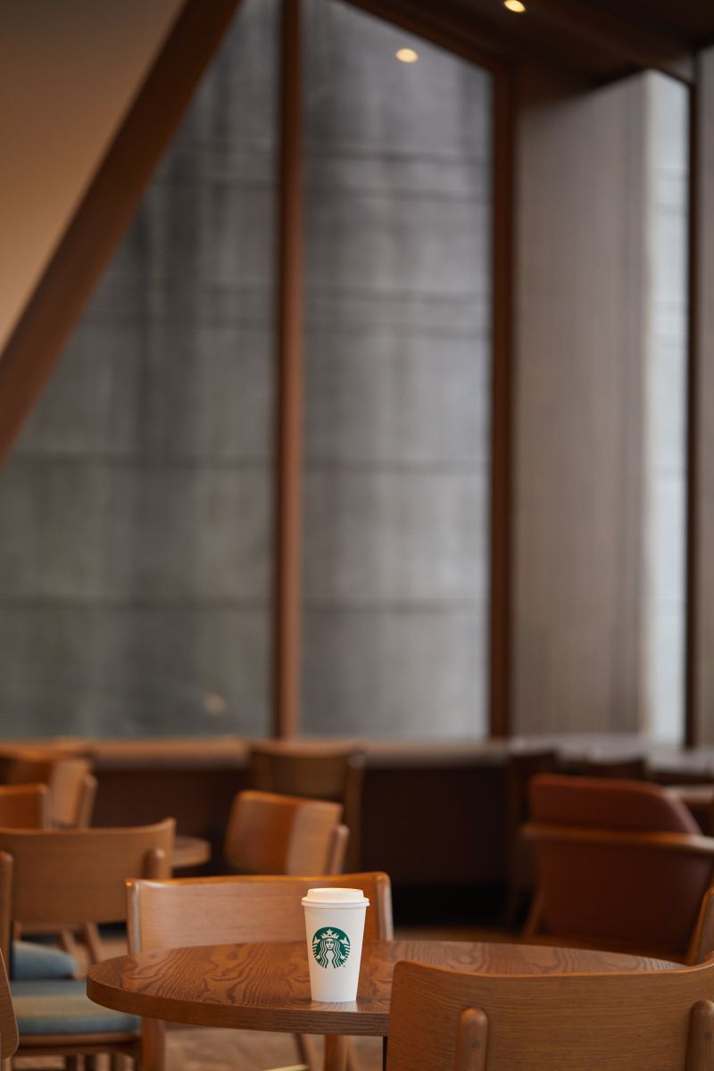 ▲星巴克「竹東杞林門市」，蘊含竹東古名樹杞繁茂成林的由來，以「綠意杞林，氤氳咖啡」為主題。（圖／台灣星巴克提供）