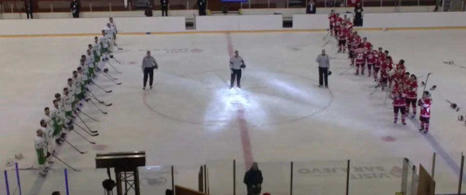 ▲港隊參與國際體育賽事時，再次遇上播錯國歌事件。（圖／擷取自YouTuber頻道Hokejaški savez BiH）