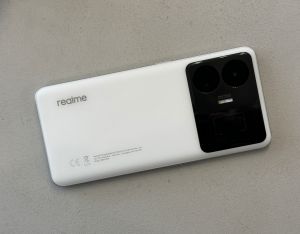 realme GT3。(圖/記者周淑萍攝) ▲realme GT3。(圖/記者周淑萍攝)