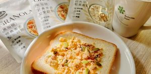 GRANOLA輕烤穀脆 ▲「GRANOLA輕烤穀脆」多種吃法盡情享受健康好滋味。(圖/品牌提供)