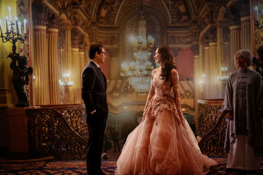 ▲ 《媽的多重宇宙》楊紫瓊（右）、關繼威寫下影史多項紀錄，片商再推「新譯」IMAX版。（圖／双喜電影提供）