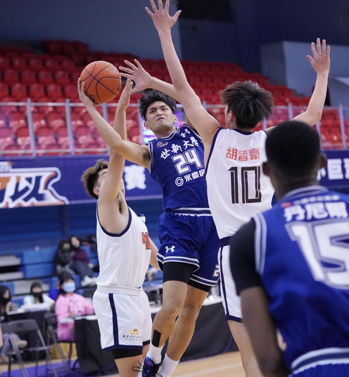 ▲世新大學簡賀宇12分8籃板4助攻。官方提供
