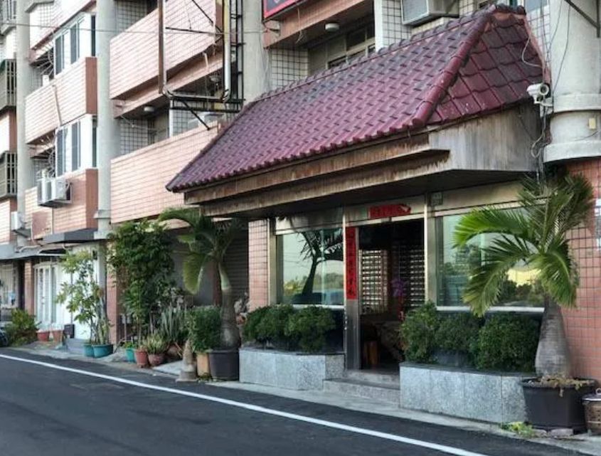 ▲犯嫌邱男（29歲）向警方表示，因不滿盧男幾年前猥褻少女，才會憤而開槍。（圖／翻攝畫面）