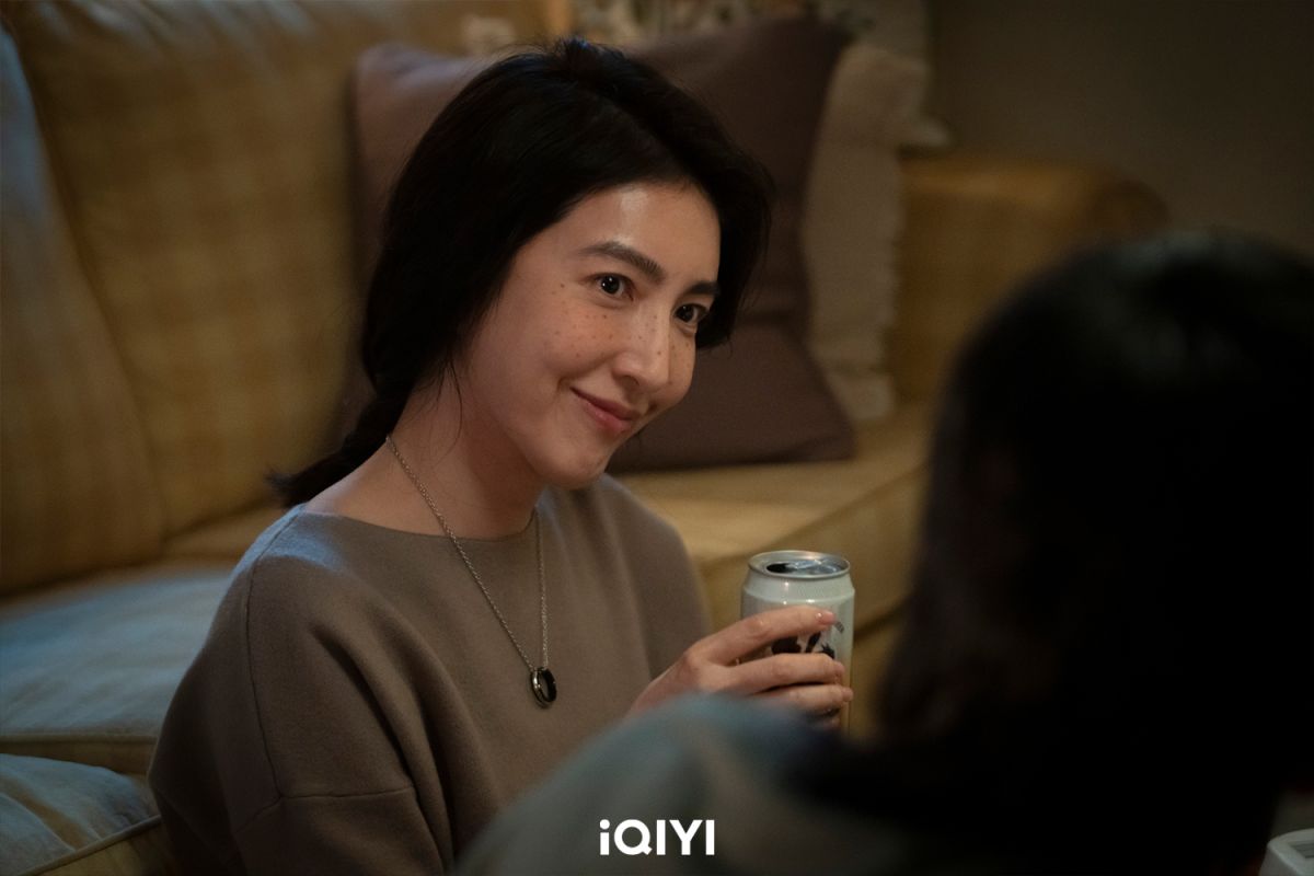 ▲楊謹華化妝塗上滿臉雀斑化身粗魯大媽。（圖／愛奇藝國際站提供）