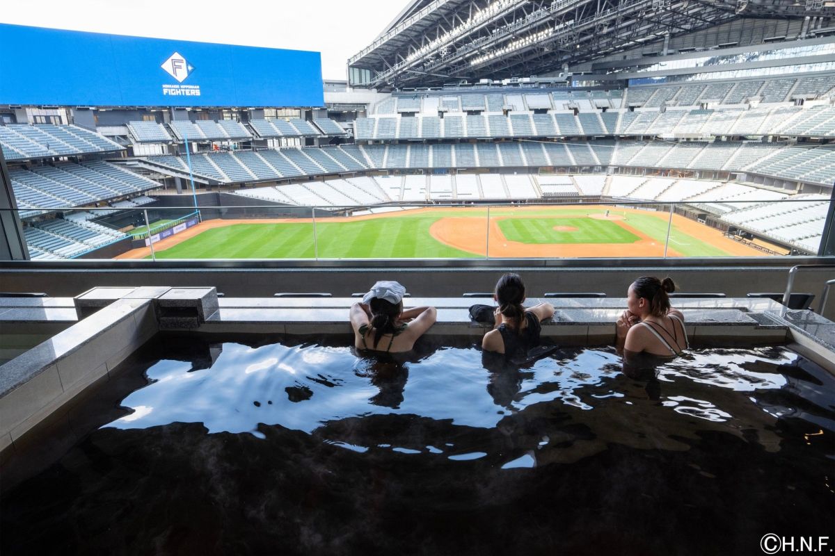 ▲火腿新新主場ES CON FIELD HOKKAIDO，可以泡湯兼看球。（圖／火腿隊粉絲團）