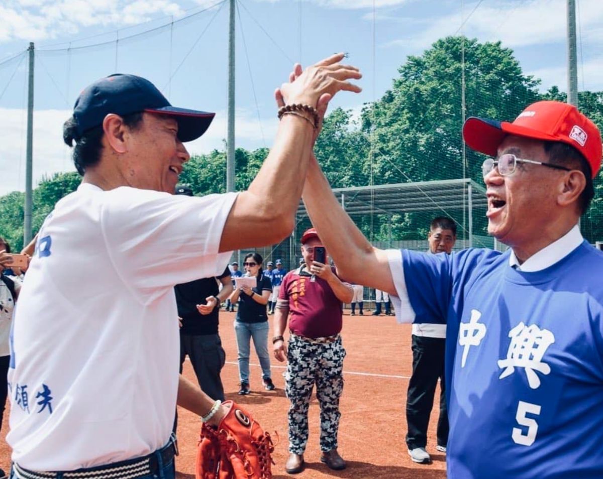 ▲南投立委補選選情膠著，南投女婿郭台銘PO出與林明溱的合照，力挺林明溱。（圖／取自郭台銘臉書）