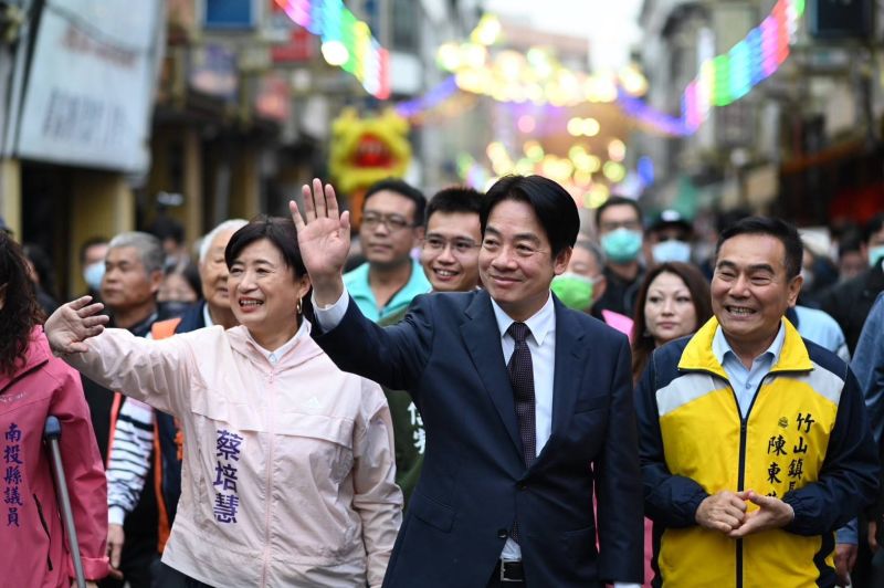 ▲無黨籍竹山鎮長陳東睦(右一)的力挺,助蔡培慧攻下第二大票倉。(資料畫面/蔡培慧競總提供,2023.03.04)