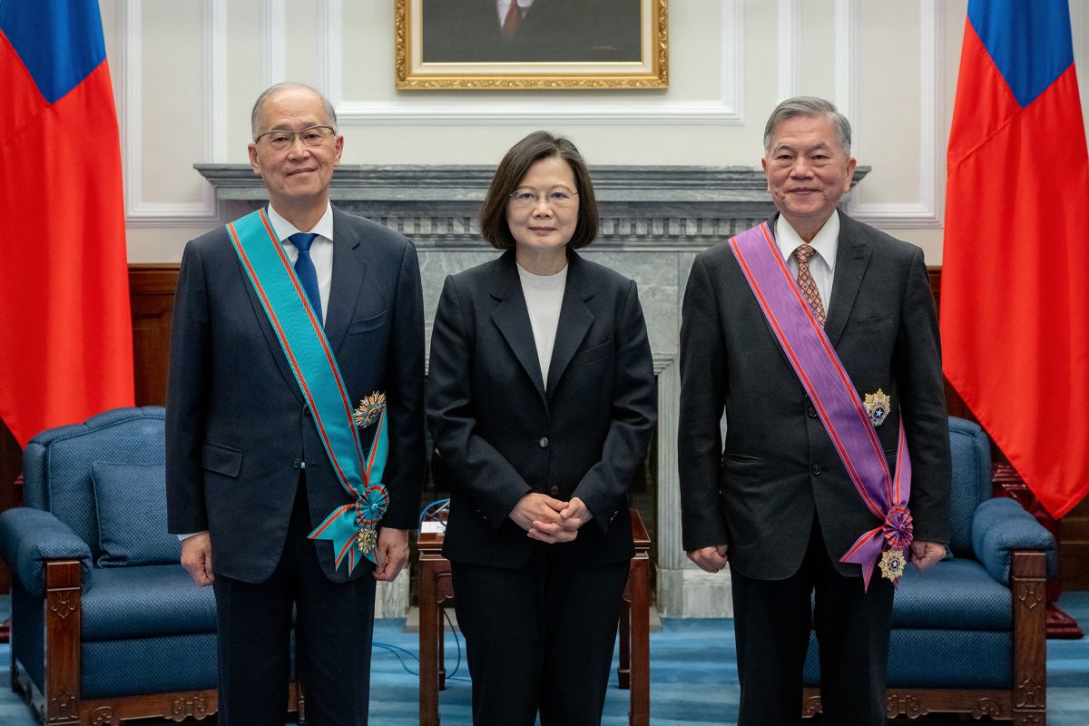 ▲蔡英文今日贈勳李大維、沈榮津，肯定過去表現，也期勉兩人未來繼續打拚。（圖／總統府提供）