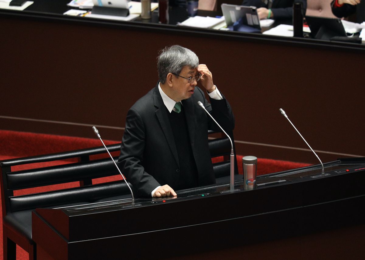 ▲針對監察院調查報告，指高端已不利國內疫苗產業發展，陳建仁今於立法院答詢說，不利國產疫苗發展，是因大家對高端效果有誤解。（圖／記者陳明中攝，2023.3.3）