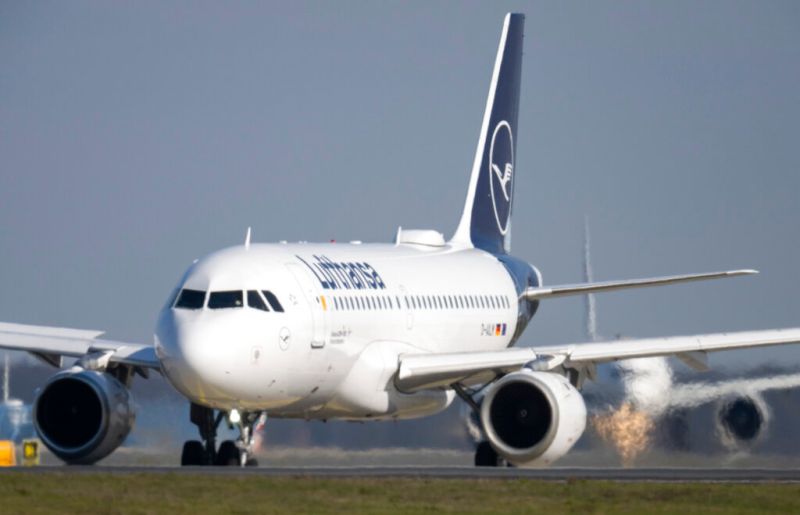 ▲德國漢莎航空（Lufthansa）一架從美國飛往德國的班機，在高中遭遇強烈亂流，在途中緊急迫降，造成7位乘客受傷。（示意圖，非當事班機／美聯社／達志影像）