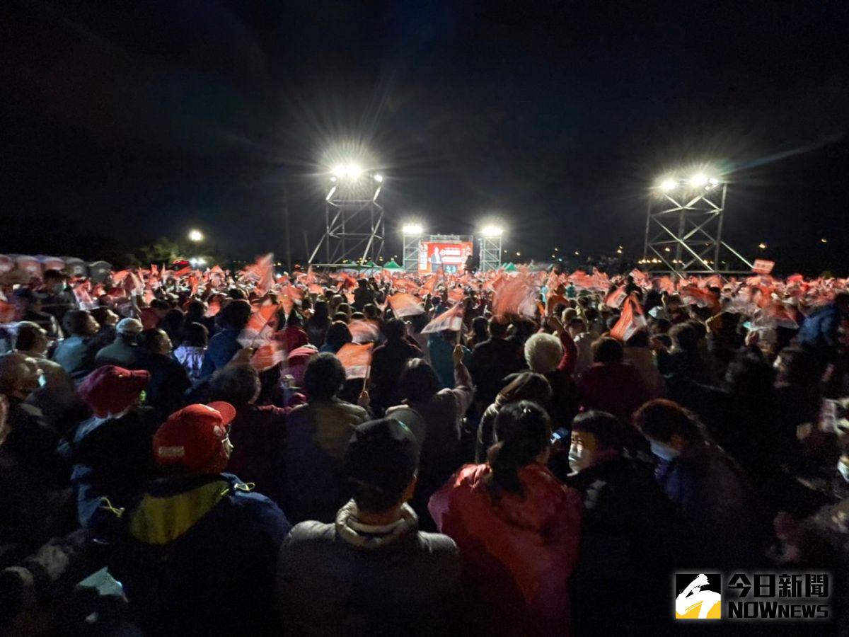 ▲蔡培慧在南投市舉辦選前之夜，超過6000支持者擠爆會場，氣勢高昂。（圖／記者黃宣尹攝，2023.03.03）