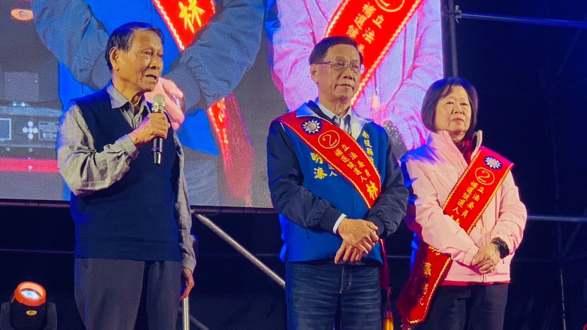 ▲前南投縣長林源朗抱病助選，向縣民分析林明溱的優缺點。（圖／記者顏幸如攝，2023.03.03）