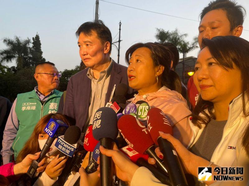 ▲蔡培慧於立委補選中勝出,現場支持者歡呼聲不斷。(圖/記者黃宣尹攝,2023.03.04)