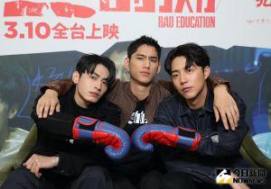 宋柏緯(左起)朱軒洋、蔡凡熙主演《黑的教育》。(圖/記者陳明中攝影) ▲宋柏緯(左起)朱軒洋、蔡凡熙主演《黑的教育》。(圖/記者陳明中攝影)
