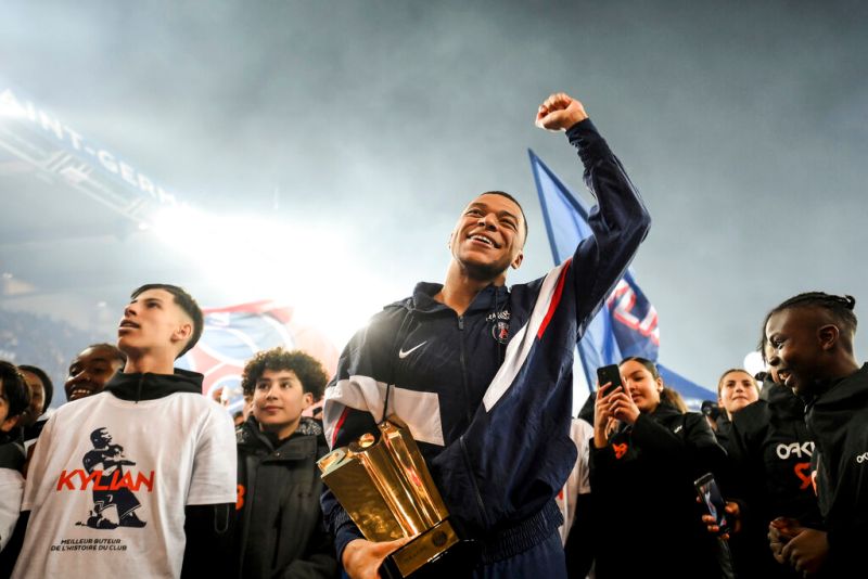 ▲法國足球球星姆巴佩(Kylian Mbappe)以201球加冕登基PSG隊史最佳射手。（圖／美聯社／達志影像）