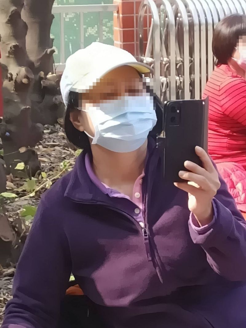▲林明溱陣營在營盤國小拍到的監票聯盟成員。（圖／林明溱競總提供，2023.03.05）