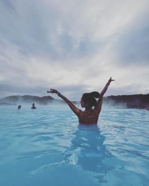 ▲▼Jolin和朋友到冰島泡湯。(圖/翻攝自蔡依林IG) ▲▼Jolin和朋友到冰島泡湯。(圖/翻攝自蔡依林IG)
