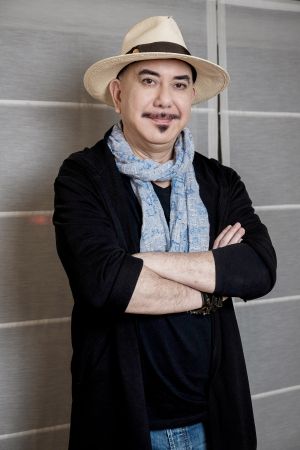 ▲黃秋生是演員、老師也是作家,現在他最想當導演。(圖/LiTV提供) ▲黃秋生是演員、老師也是作家,現在他最想當導演。(圖/LiTV提供)