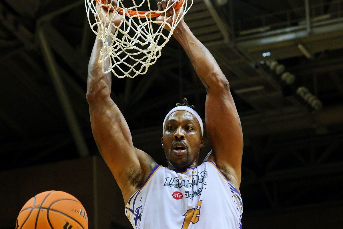 ▲桃園永豐雲豹今（29）日宣布，外籍球星霍華德(Dwight Howard)將搭乘明晚11點55分班機CI008返國，預計晚間9點左右抵達第二航廈。（圖／T1提供）