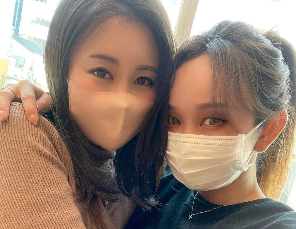 ▲麻衣隔了4年終於和閨密愛紗相見，兩人都忍不住哭了。（圖／翻攝自愛紗IG）