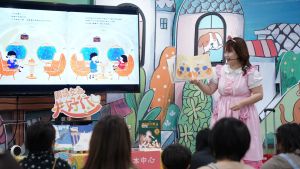 ▲主題書展搭配說故事、工作坊及講座,邀請孩童與家長透過圖像語言一同探索交通世界。(圖/高市圖提供) ▲主題書展搭配說故事、工作坊及講座,邀請孩童與家長透過圖像語言一同探索交通世界。(圖/高市圖提供)