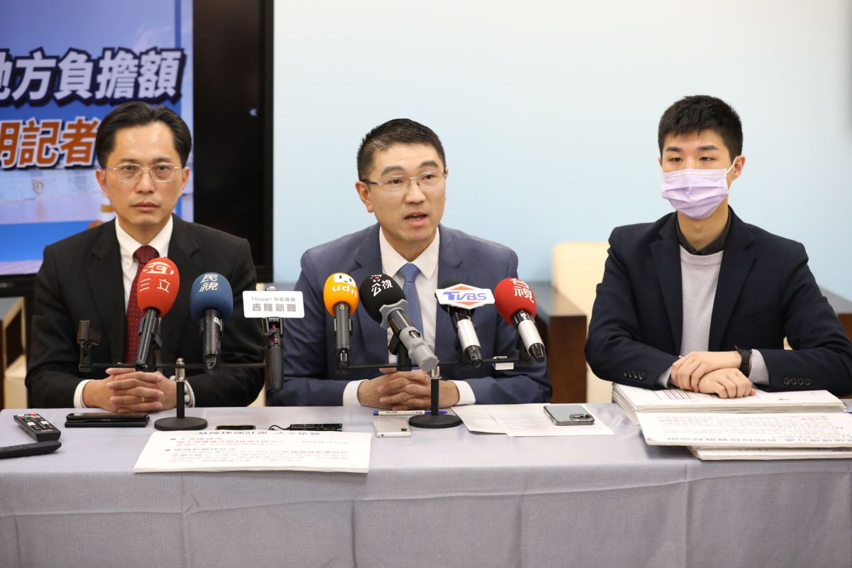 ▲針對基隆捷運地方負擔額暴增，謝國樑召開記者會呼籲中央應比照桃園機場捷運全額負擔。（圖 ／基隆市政府提供）