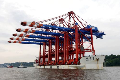 港口「中國起重機」引國安疑慮　拜登政府將耗資汰換
