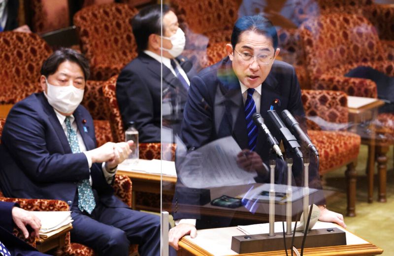 ▲日本首相岸田文雄與韓國外交部長朴振針對「徵用工」爭議進行意見交換。(圖/美聯社/達志影像)