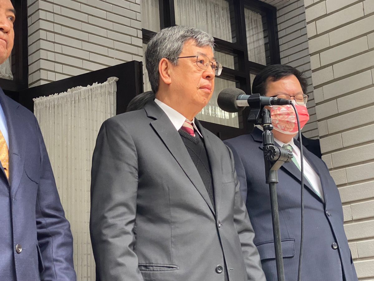 ▲國民黨立委魯明哲31日質疑運安會主秘凃靜妮疑浮報上下班時間濫領加班費。行政院長陳建仁聽聞後表示，「我是相當的震怒」，如果屬實，不可原諒，會請政風與相關單位查處。（圖／記者陳威叡攝）