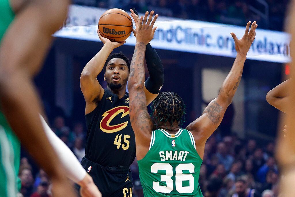 ▲當家球星Donovan Mitchell攻下40分，帶領克里夫蘭騎士贏球。（圖／美聯社／達志影像）